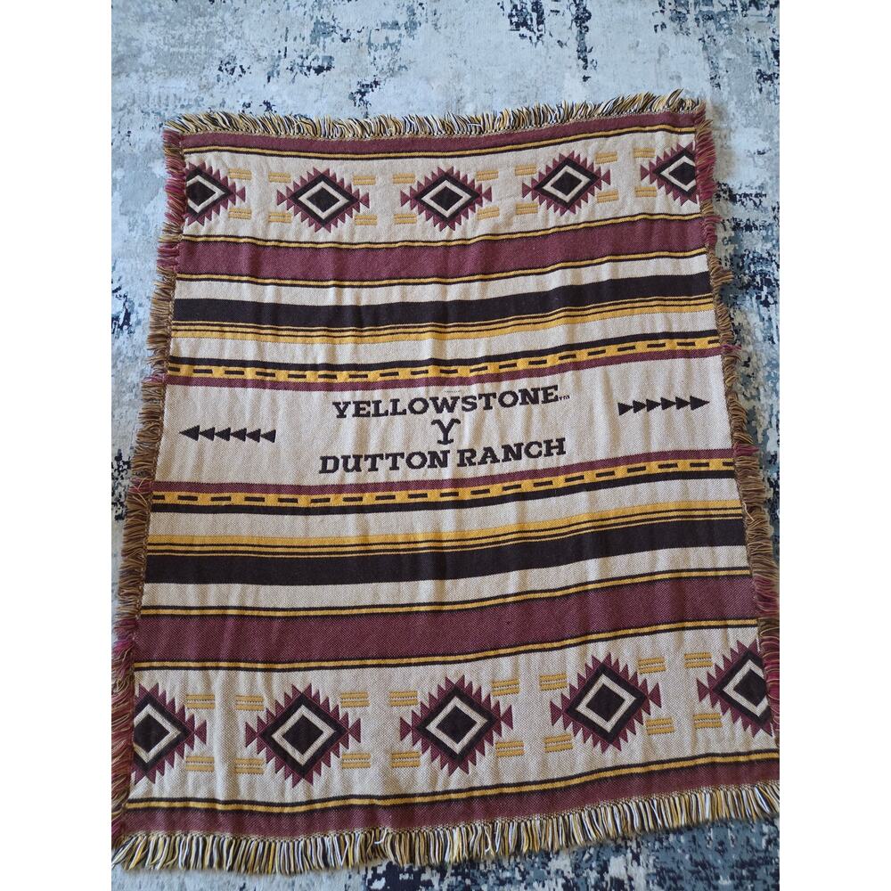 Yellowstone Dutton Ranch Woven Throw Blanket 2022 Spike Cable Northwest 48x60